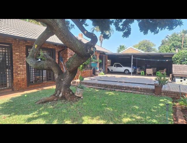 4 BEDROOM HOUSE FOR SALE IN HESTEAPARK